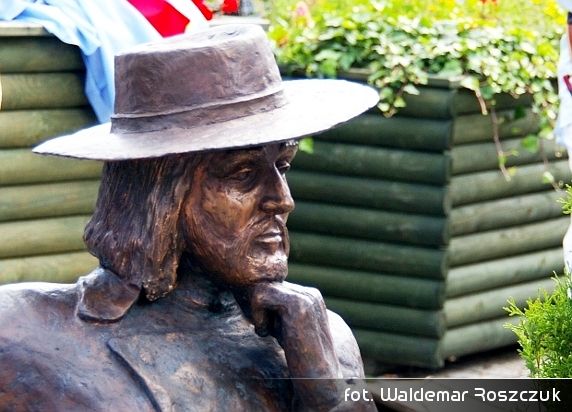 Ławeczka Niemena w Świebodzinie - fot. Waldemar Roszczuk