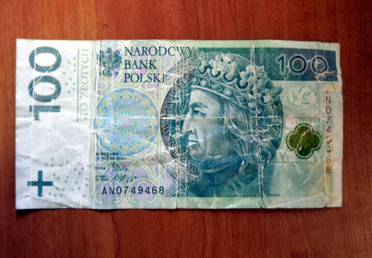 banknot100zl