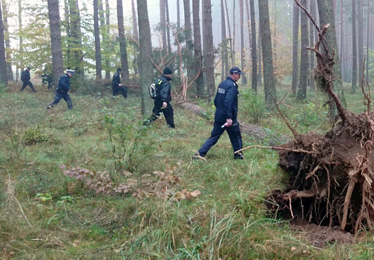 czartow-poszukiwania-policja