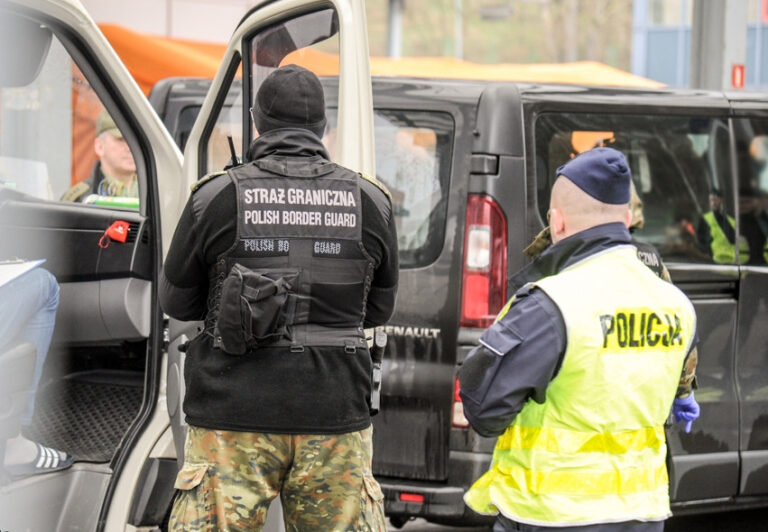 pl-border-guard-policja